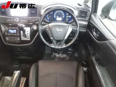 Nissan ELGRAND  с аукциона в Японии