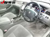 Toyota CROWN лот № 7073 оценка 3  с аукциона в Японии 5