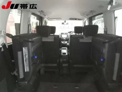 Nissan SERENA  с аукциона в Японии