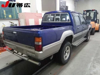 Mitsubishi STRADA