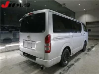 Toyota HIACE VAN лот № 16 оценка R  с аукциона в Японии 1