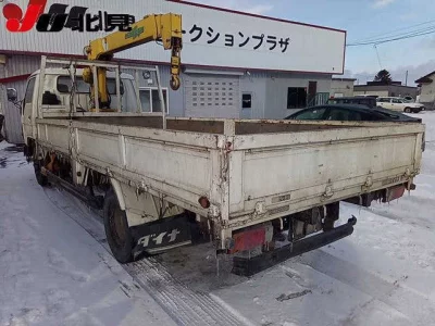 Toyota DYNA  с аукциона в Японии