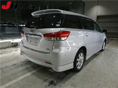 Toyota WISH  с аукциона в Японии