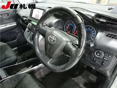 Toyota WISH  с аукциона в Японии