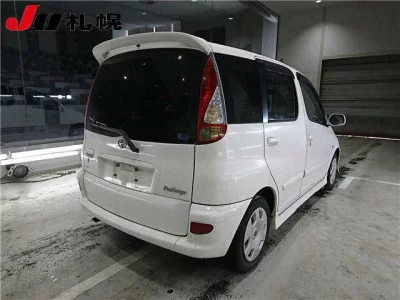 Toyota FUNCARGO  с аукциона в Японии