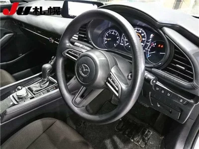 Mazda MAZDA3  с аукциона в Японии