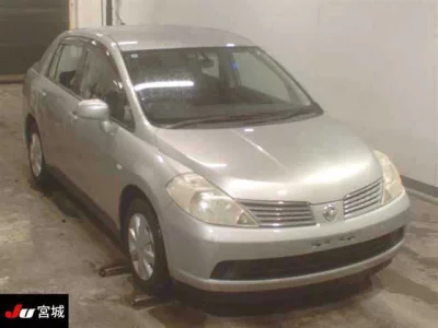 Nissan TIIDA LATIO  с аукциона в Японии
