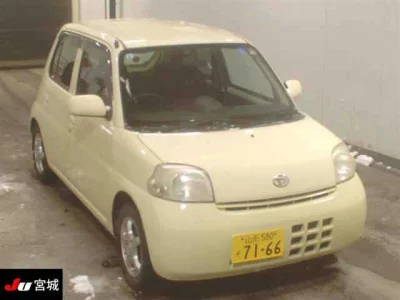 Daihatsu Esse