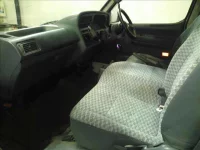 Toyota HIACE VAN лот № 9024 оценка R  с аукциона в Японии 2