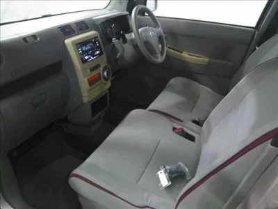 Toyota PIXIS SPACE  с аукциона в Японии