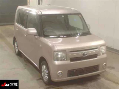 Toyota PIXIS SPACE  с аукциона в Японии