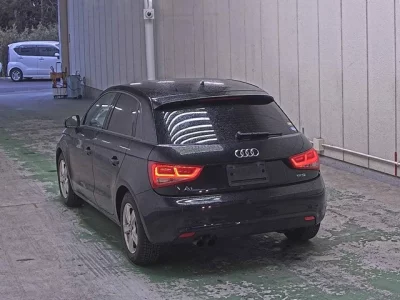 Audi A1  с аукциона в Японии