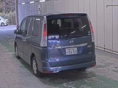 Nissan SERENA  с аукциона в Японии
