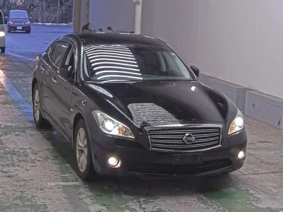 Nissan FUGA  с аукциона в Японии