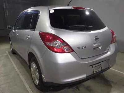 Nissan TIIDA