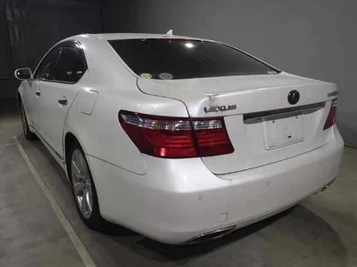 Lexus LS