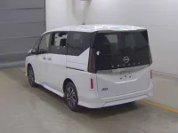 Nissan SERENA лот № 52 оценка 4  с аукциона в Японии 1