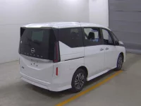 Nissan SERENA лот № 52 оценка 4  с аукциона в Японии 3
