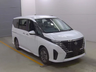 Nissan SERENA  с аукциона в Японии