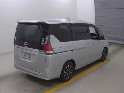 Nissan SERENA  с аукциона в Японии