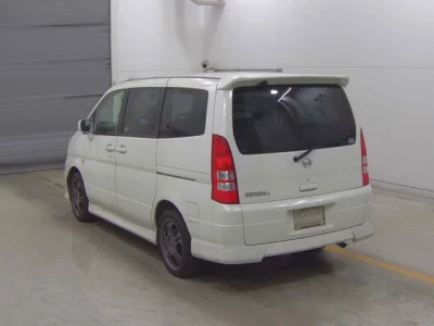 Nissan SERENA  с аукциона в Японии