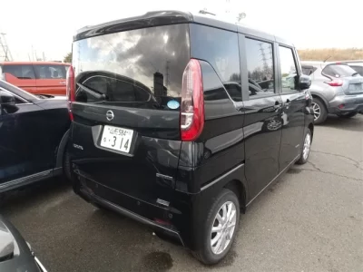 Nissan ROOX  с аукциона в Японии