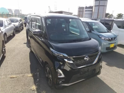 Nissan ROOX  с аукциона в Японии