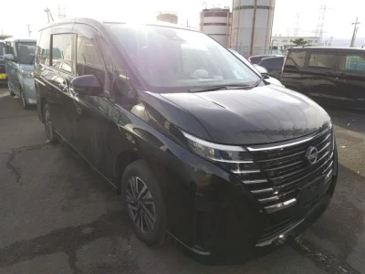 Nissan SERENA  с аукциона в Японии