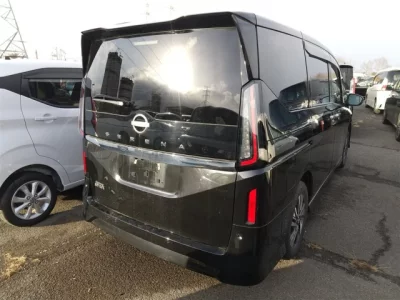 Nissan SERENA  с аукциона в Японии