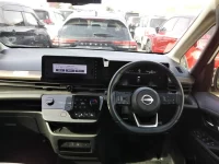 Nissan SERENA лот № 5523 оценка 4  с аукциона в Японии 4