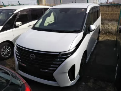 Nissan SERENA  с аукциона в Японии