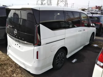 Nissan SERENA  с аукциона в Японии