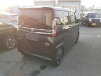 Nissan ROOX лот № 5585 оценка 3.5  с аукциона в Японии 3