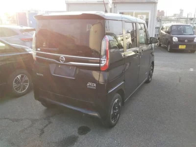 Nissan ROOX  с аукциона в Японии