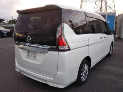 Nissan SERENA  с аукциона в Японии