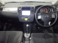 Nissan TIIDA LATIO лот № 11 оценка 3.5  с аукциона в Японии 2