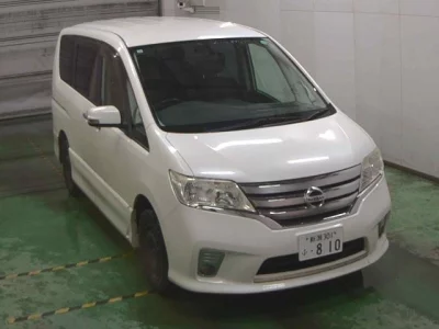 Nissan SERENA  с аукциона в Японии