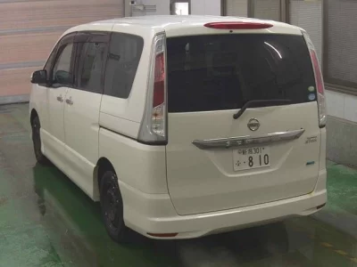 Nissan SERENA  с аукциона в Японии