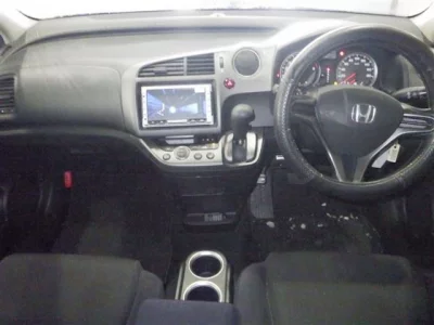 Honda STREAM  с аукциона в Японии