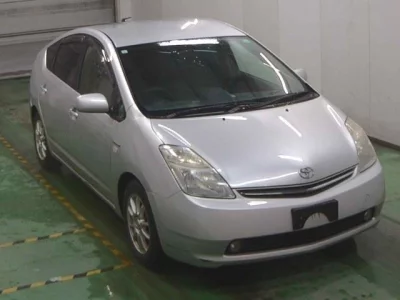 Toyota Prius  с аукциона в Японии