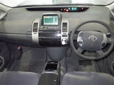 Toyota Prius  с аукциона в Японии