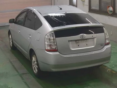 Toyota Prius  с аукциона в Японии