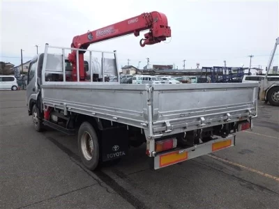 Toyota DYNA  с аукциона в Японии