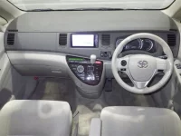 Toyota ISIS лот № 90 оценка 3.5  с аукциона в Японии 2