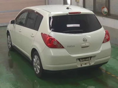 Nissan TIIDA