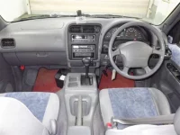 Nissan SERENA лот № 66 оценка 3  с аукциона в Японии 2