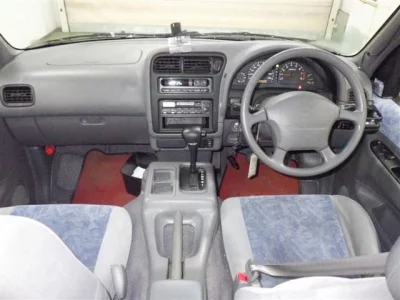 Nissan SERENA  с аукциона в Японии