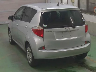 Toyota RACTIS  с аукциона в Японии