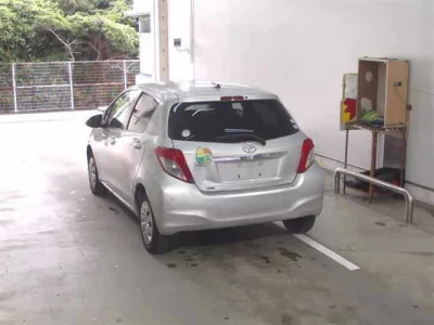 Toyota VITZ  с аукциона в Японии