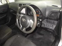 Toyota RACTIS лот № 1035 оценка 3  с аукциона в Японии 2